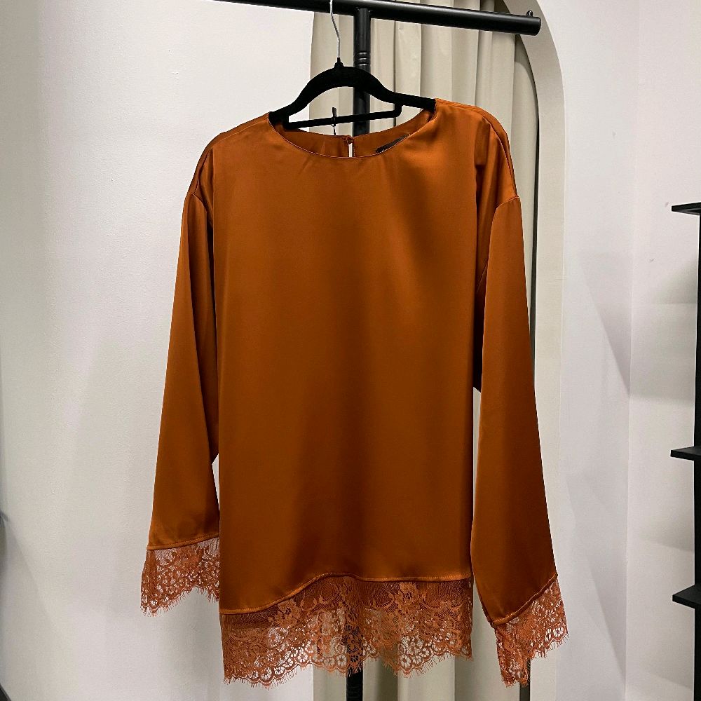 Lucy Lace Blouse (CGLABEL - Satin)