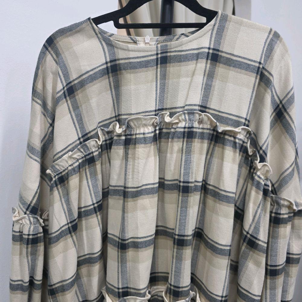 Santorini Ruffles Blouse (CGLABEL - Flannel)
