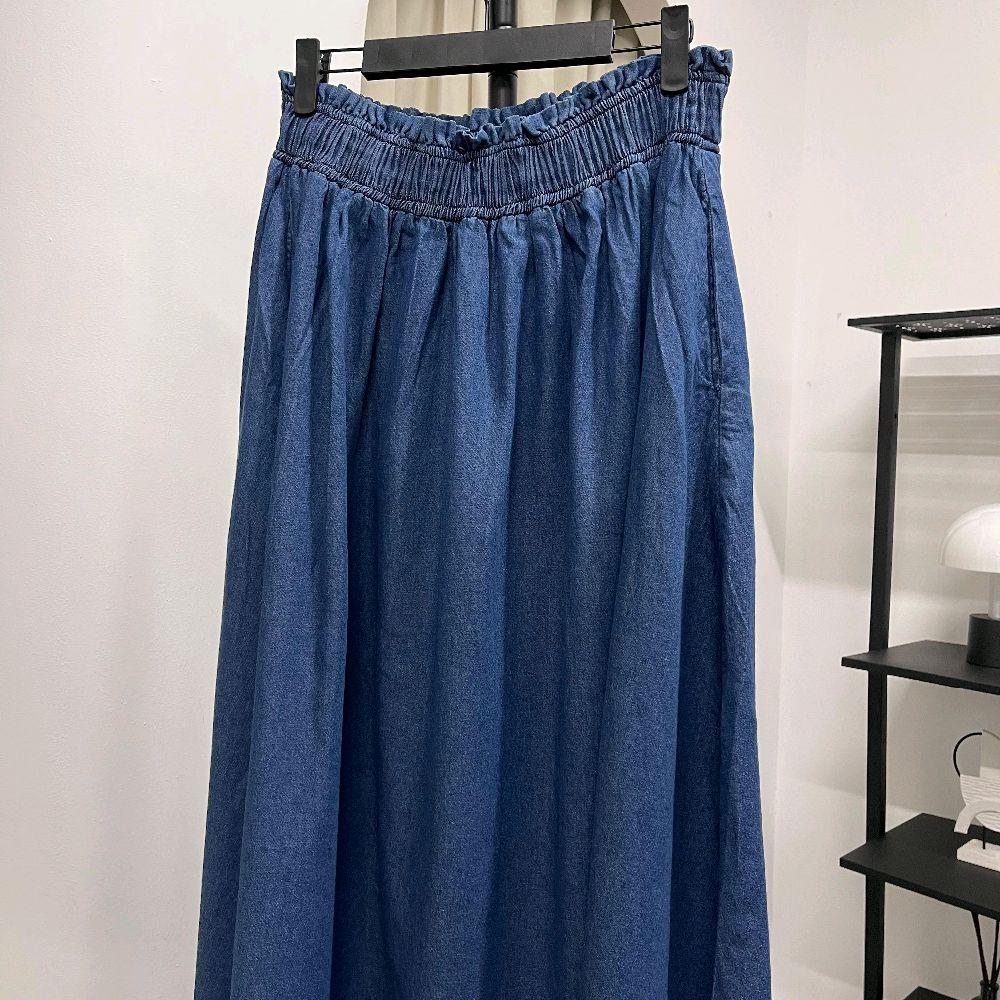 Poplin Denim skirt (CG Curated series)