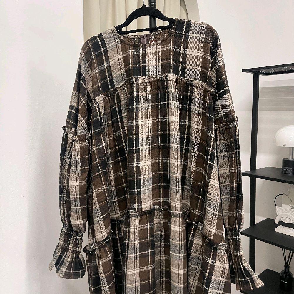 Santorini Ruffle Dress (CGlabel - Flannel)